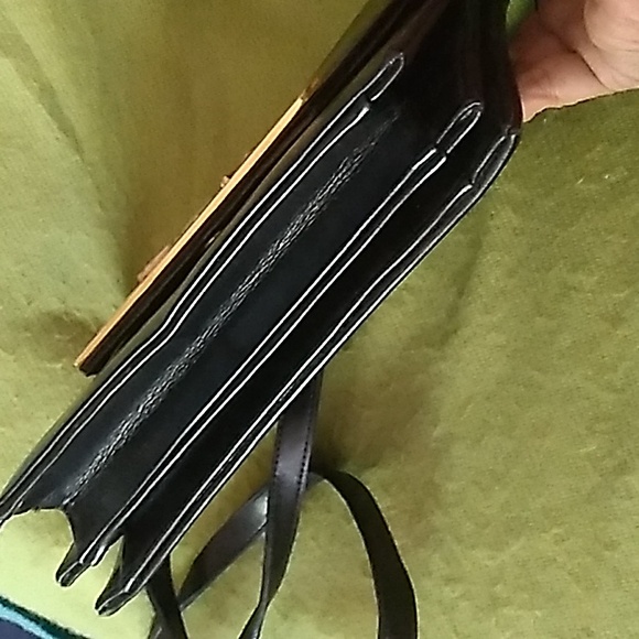 Vintage Black Purse w/Goldtone Cougar - Picture 5 of 13